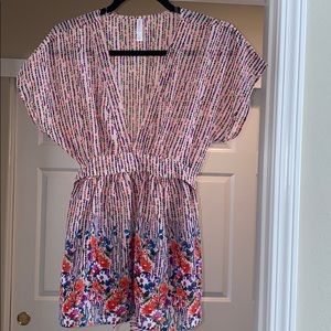 Xhiliration Women’s top size Small